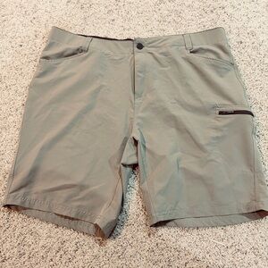 Zeroxposur Travel Series Men's Tan Casual Shorts Polyester Flat Front 40